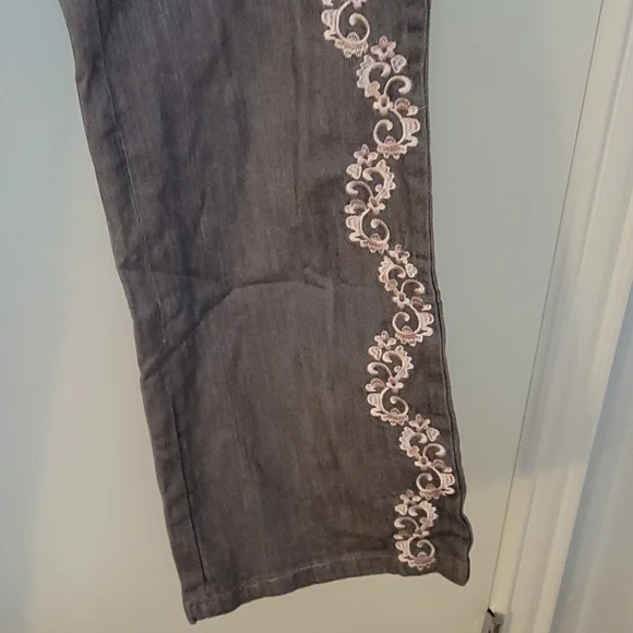 5/$25 VTG DENIM 24/7 Floral Embroidered Midrise Trouser Wide Leg Ankle Jeans - Picture 5 of 8